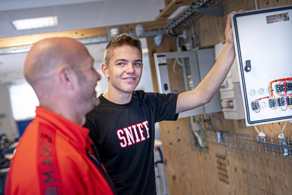 Nicklas Kristensen og jesper tjørnild ved stand