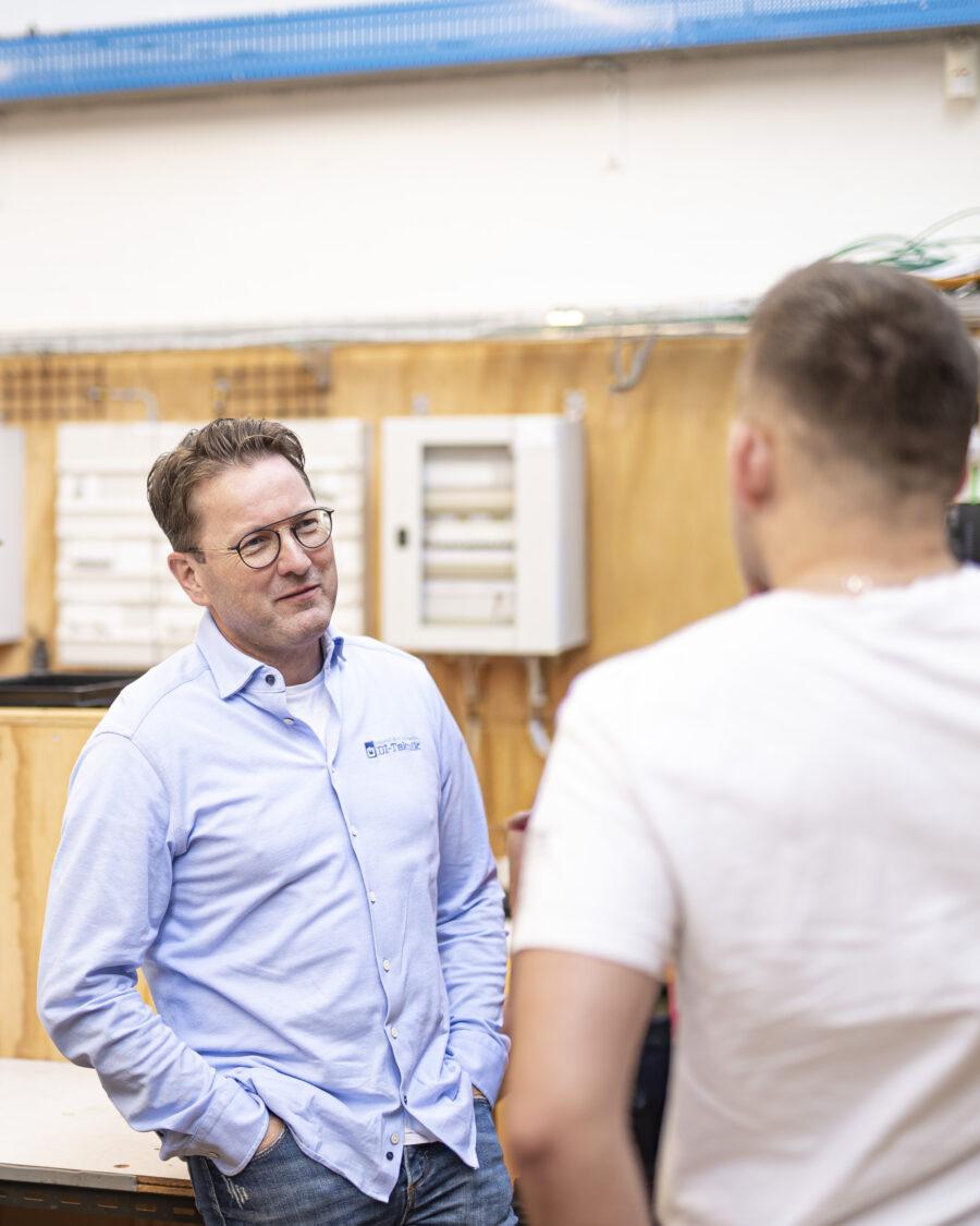 Joern-Bagger-besoeger-laerling-til-H1-afslutning-aspect-ratio-900-1125