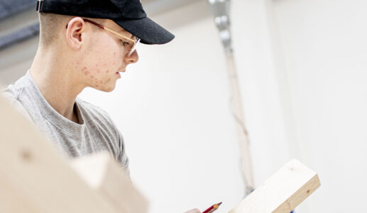 Laerling-i-toemrerafdelingen-aspect-ratio-517-300