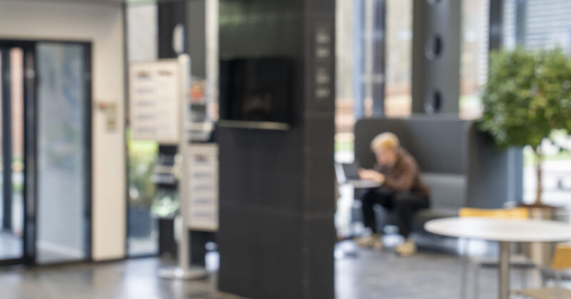 anonym_1-aspect-ratio-800-420