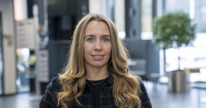 Alexandra-bach-aspect-ratio-800-420