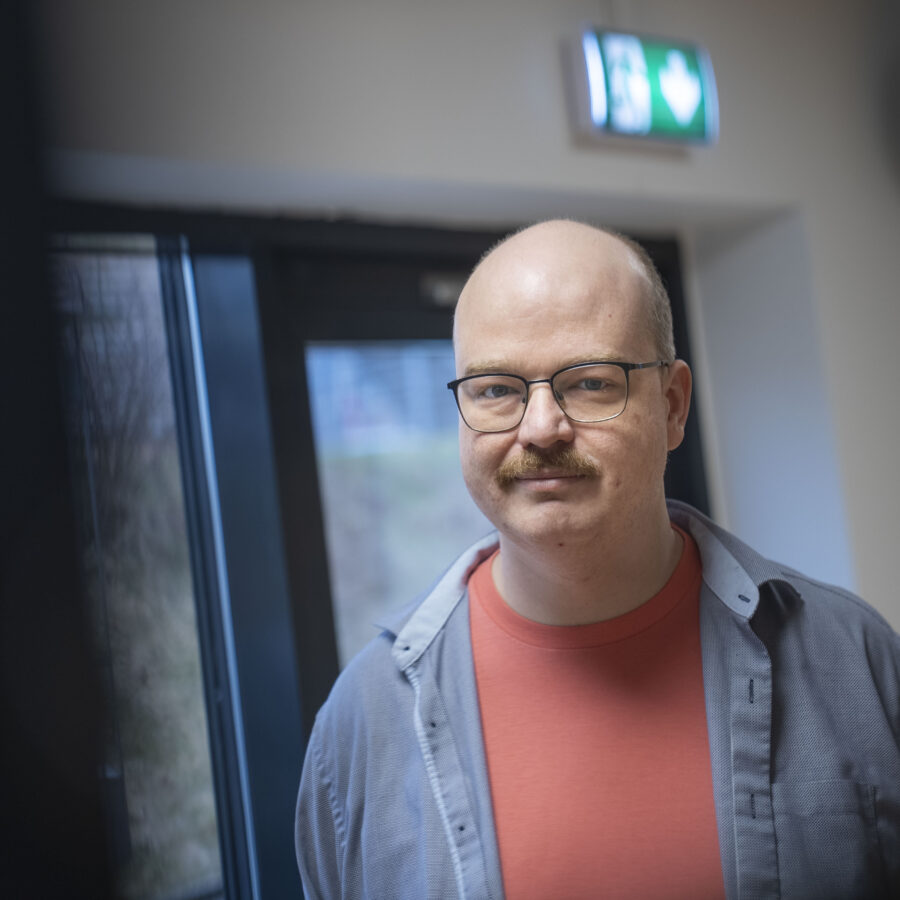 thomas-jeppe-aspect-ratio-900-900